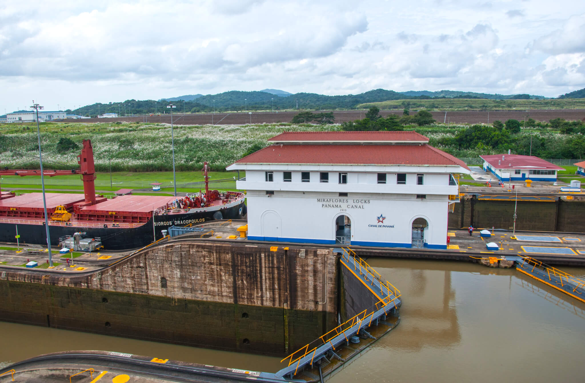 välilasku Panama Cityssä