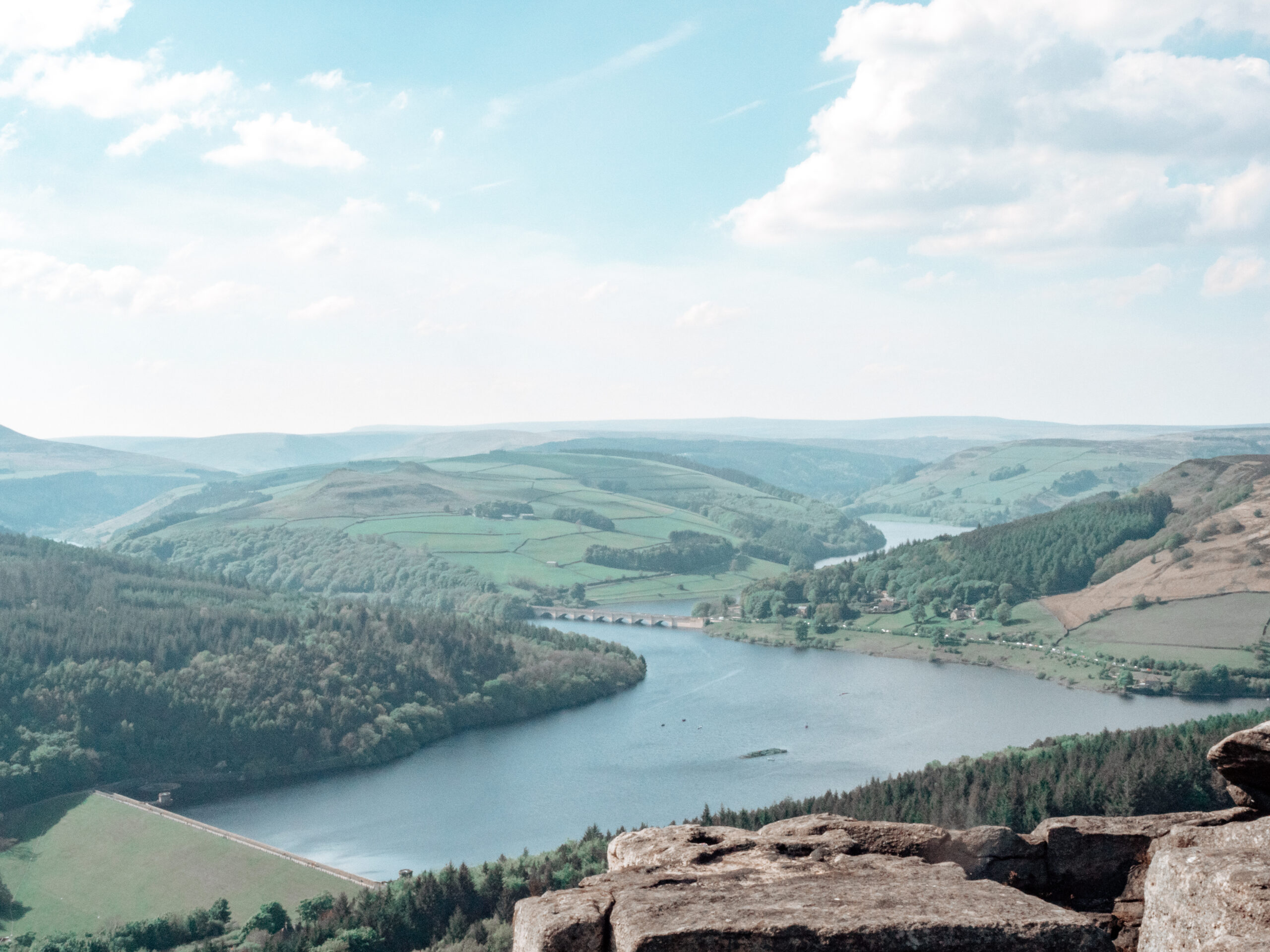 peak district kansallispuiston maisema